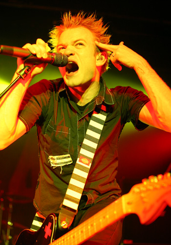 Deryck Whibley of Sum 41 (Rock City, 28 February 2008)