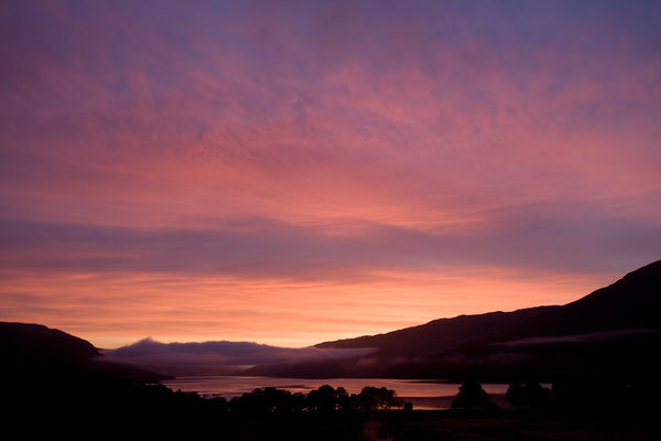 Loch Earn sunrise (Copyright Haydn Williams 2008)