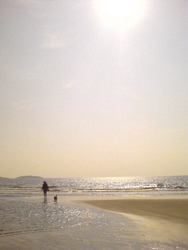 Becs and Tess at the beach