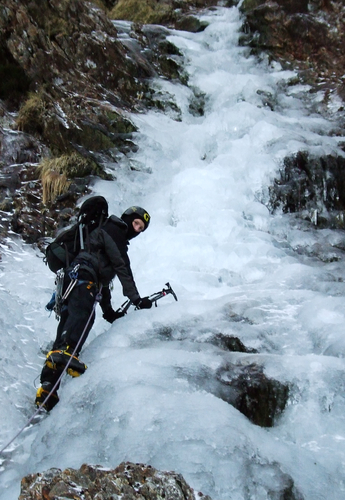 <strong>The easier bottom section of Sargeant's Gully.</strong><br />Copyright James Devine 2009.