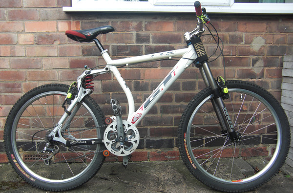 <strong>The original, knackered DH configuration.</strong><br />Copyright Haydn Williams 2009