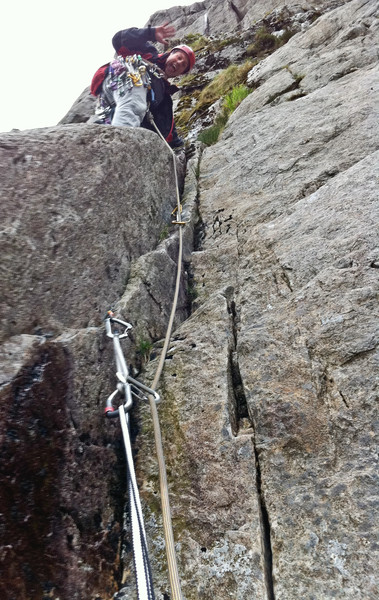 Gary starting up the final pitch. Copyright Haydn Williams 2011.