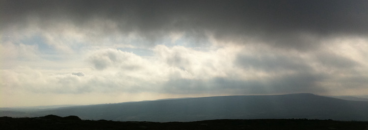 Edge No. 2 : Stanage from Derwent. (c) Haydn Williams 2011