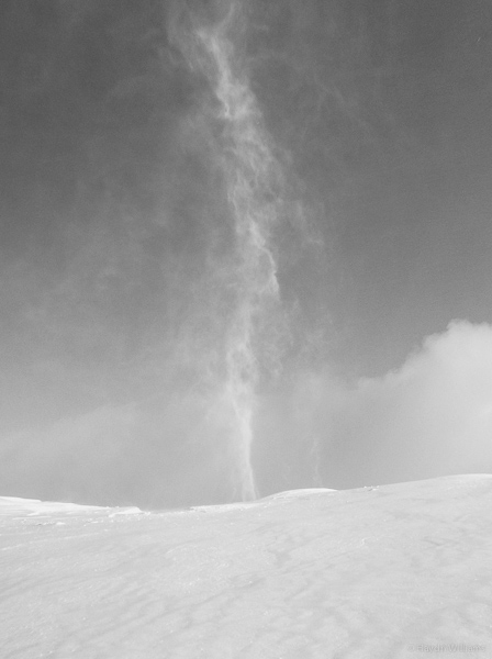 Crazy wind-induced-vertical-snow-spout. © Scott Kirkhope 2015