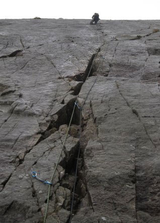 <strong>First pitch of Crack 4.</strong><br />Copyright Sean Clancy 2009.