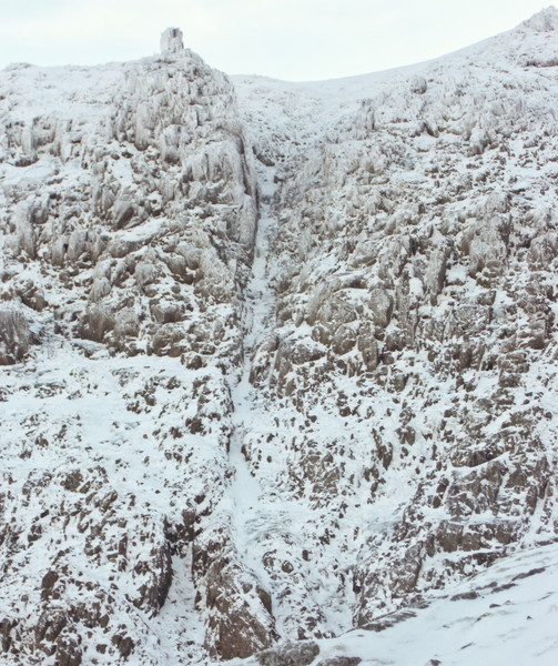 Tower Gully (I/II 2) goes straight up the middle. Copyright Haydn Williams 2009.