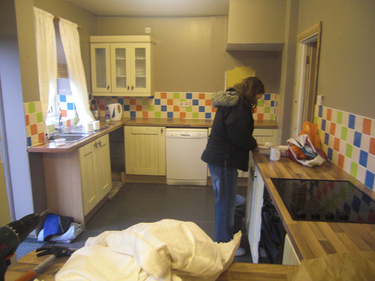 The kitchen prior to 'renovation'.