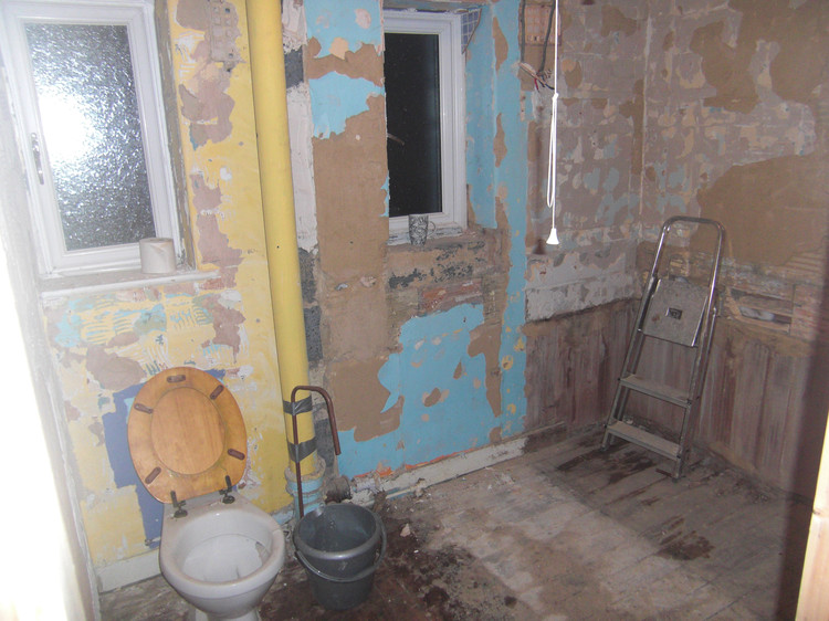 We agree the pipe is horrible. It's on its way out at the moment.