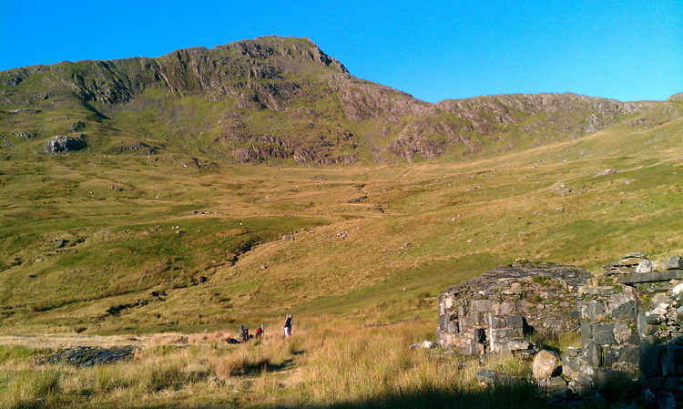 Not a bad place to wake up. © Gareth Williams 2013