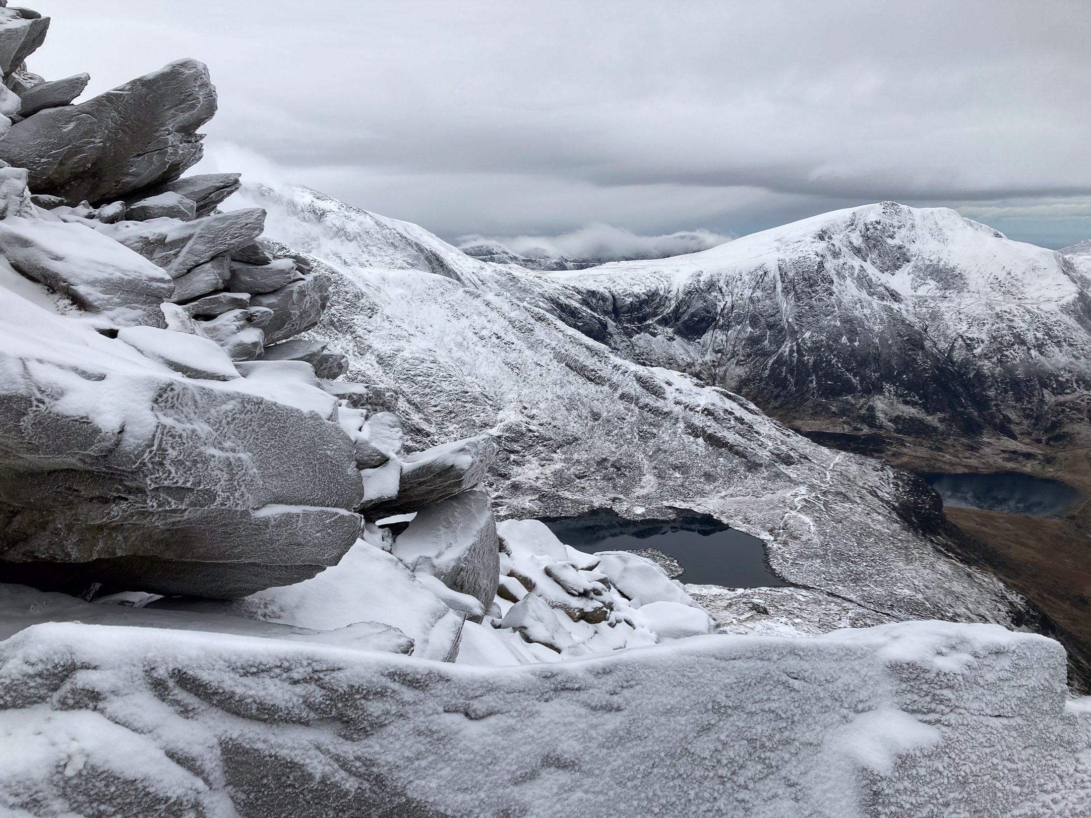 Snowy mountains in Eryri. © Haydn Williams 2025